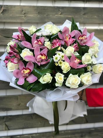 Букет цветов из: Розы и Хризантемы в Апатитах