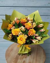 Букет цветов из:  Альстромерии и Розы в Апатитах