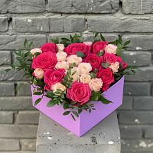 Цветочная композиция из Розы в коробке в Апатитах