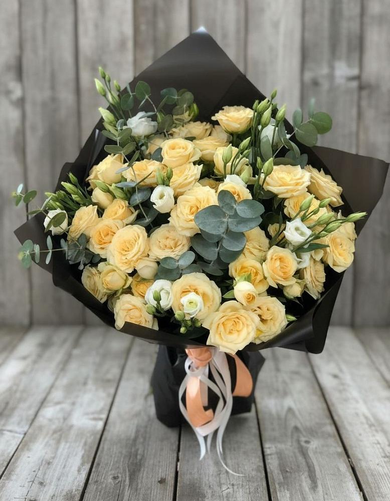 Букет цветов из: Розы и Лизиантусы в Апатитах