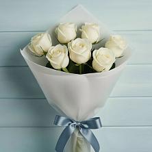 Букет 7 Белых роз Эдлесс Лав в Апатитах