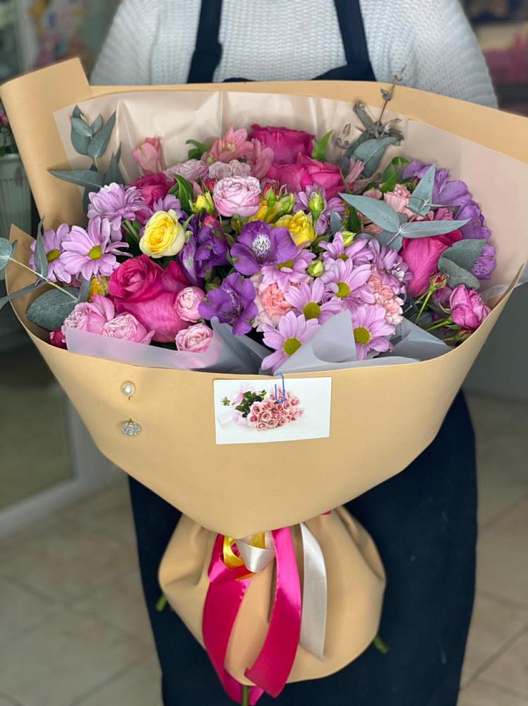 Букет цветов из: Хризантемы, Гвоздики и Альстромерии в Апатитах