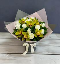 Букет цветов из:  Орхидеи и Розы в Апатитах