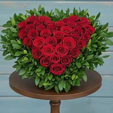 Цветочная композиция из Розы в виде сердца в Апатитах