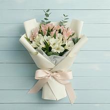 Букет цветов из:  Альстромерии в Апатитах