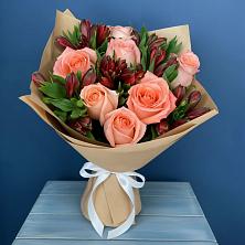 Букет цветов из:  Розы и Альстромерии в Апатитах
