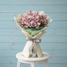 Букет цветов из:  Орхидеи и Розы в Апатитах