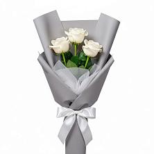 Букет 3 белые розы в Апатитах