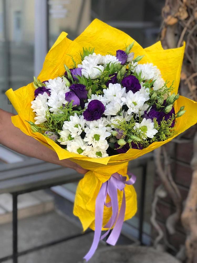 Букет цветов из: Ирисы, Хризантемы и Ромашки в Апатитах