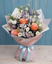Букет цветов из:  Лизиантусы, Розы, Альстромерии и Гипсофила в Апатитах