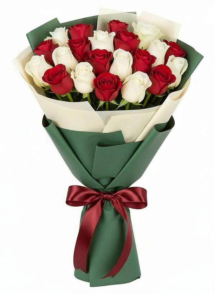 Букет Микс из красных и белых роз в Апатитах