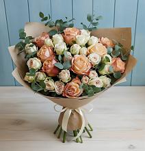 Букет цветов из:  Альстромерии и Розы в Апатитах